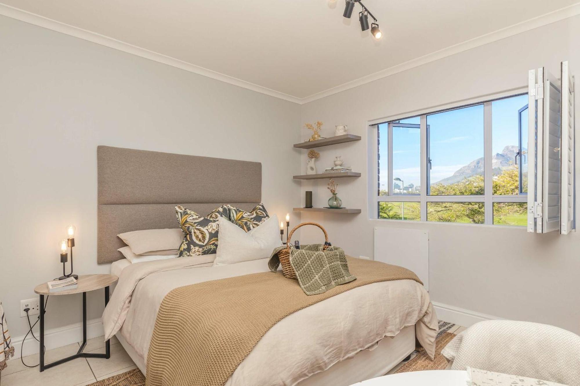 Apartment Mouille Point Including Welcome Basket *