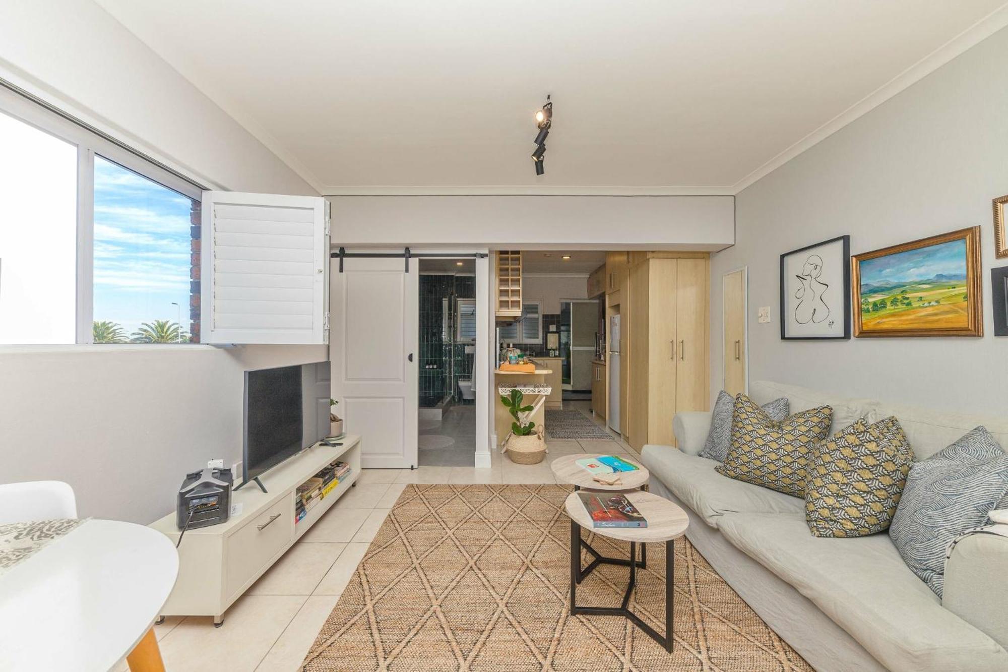 Apartment Mouille Point Including Welcome Basket *